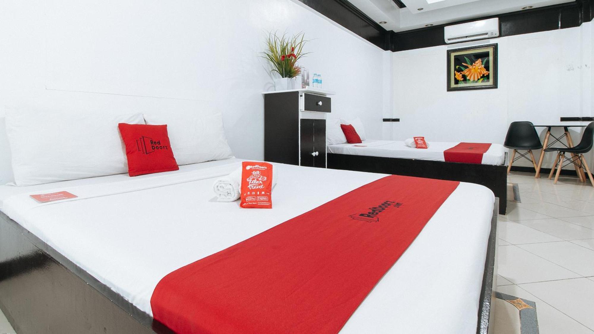 Reddoorz At Plus Villa Gloria Taguig Eksteriør billede