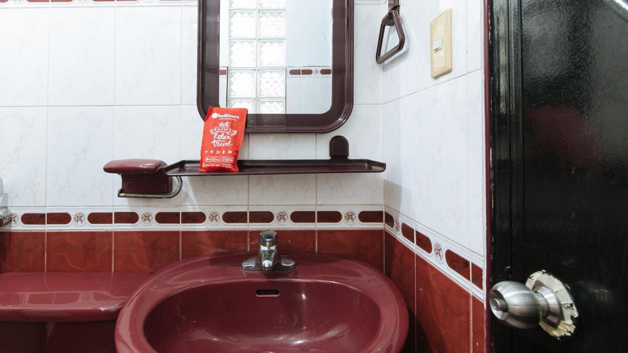 Reddoorz At Plus Villa Gloria Taguig Eksteriør billede