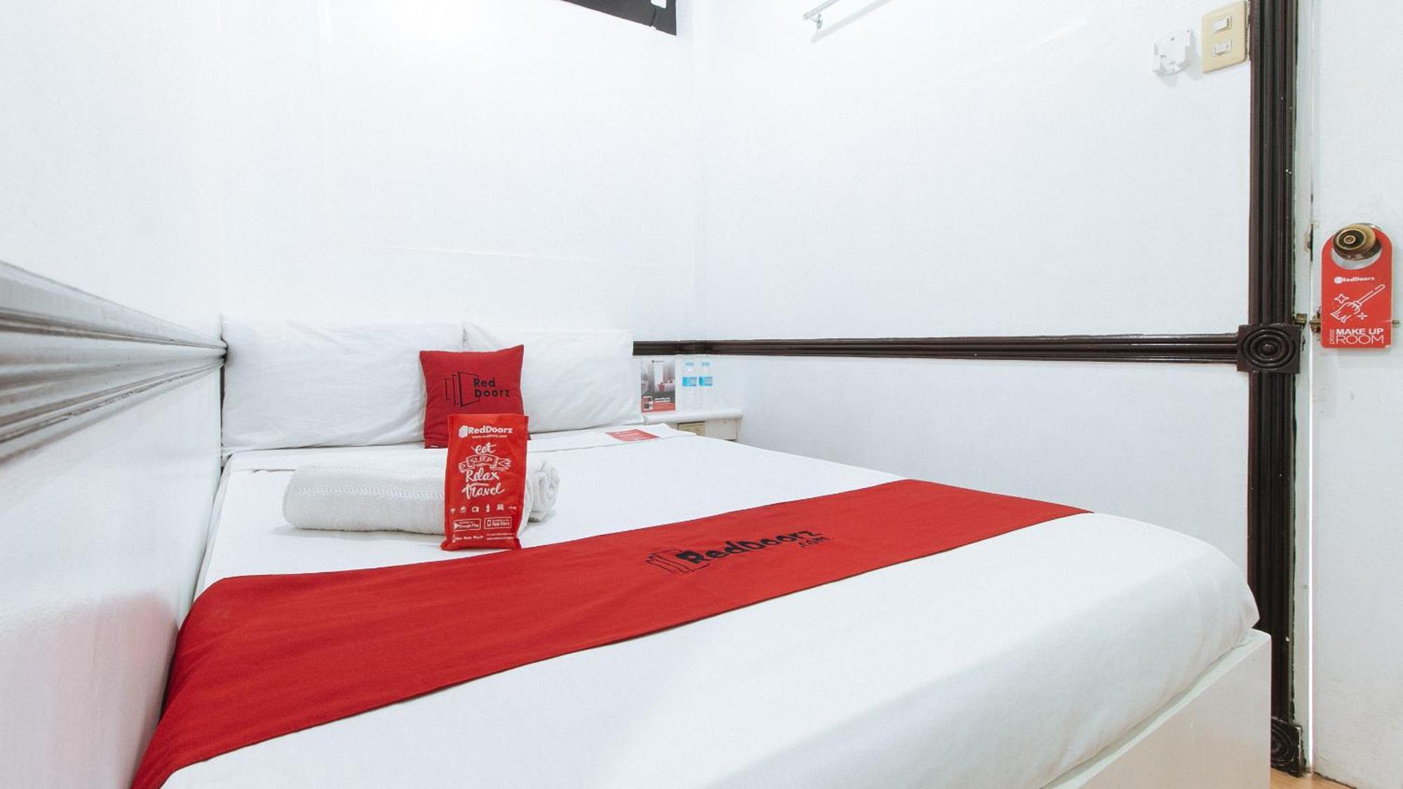 Reddoorz At Plus Villa Gloria Taguig Eksteriør billede