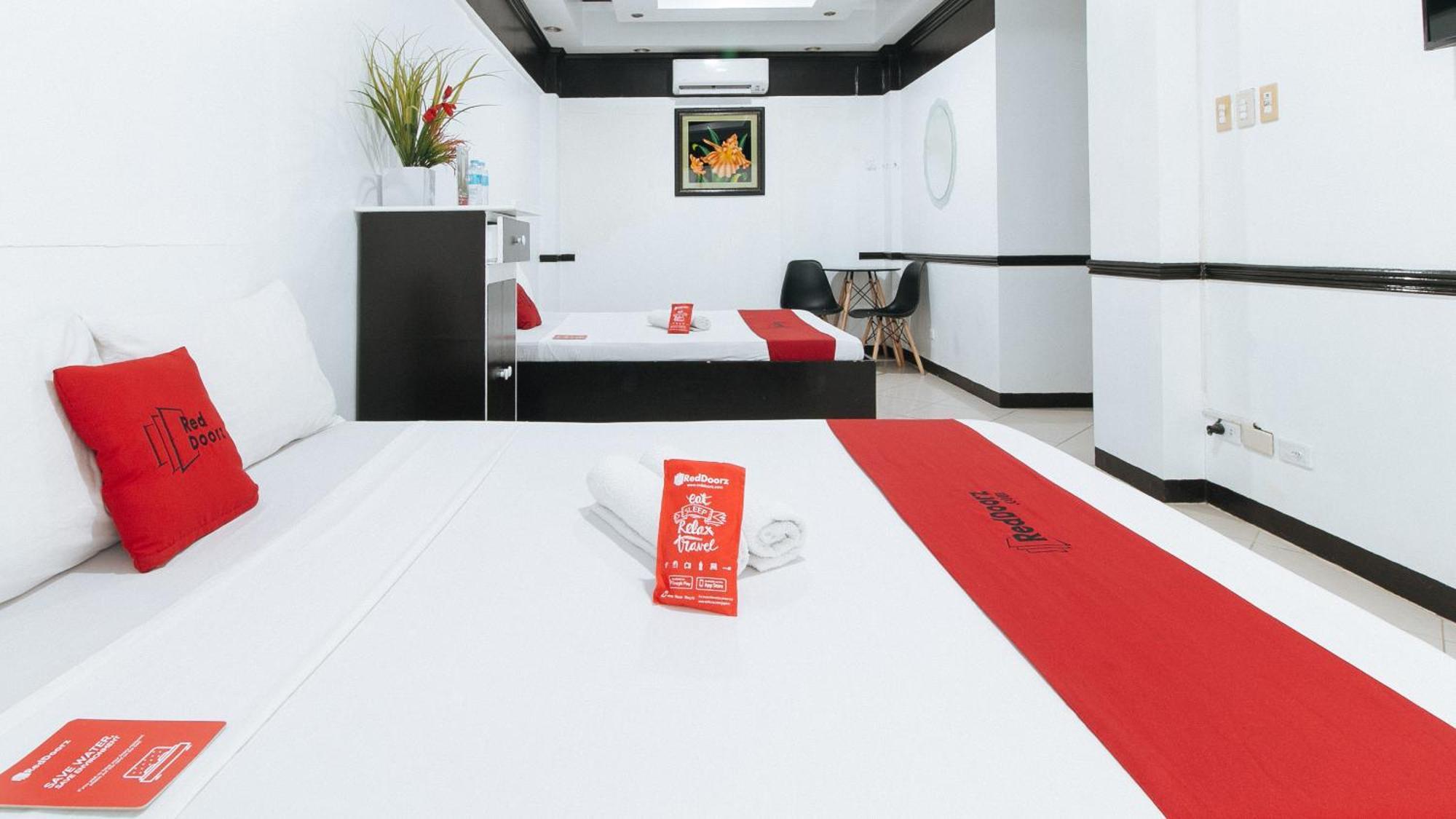 Reddoorz At Plus Villa Gloria Taguig Eksteriør billede