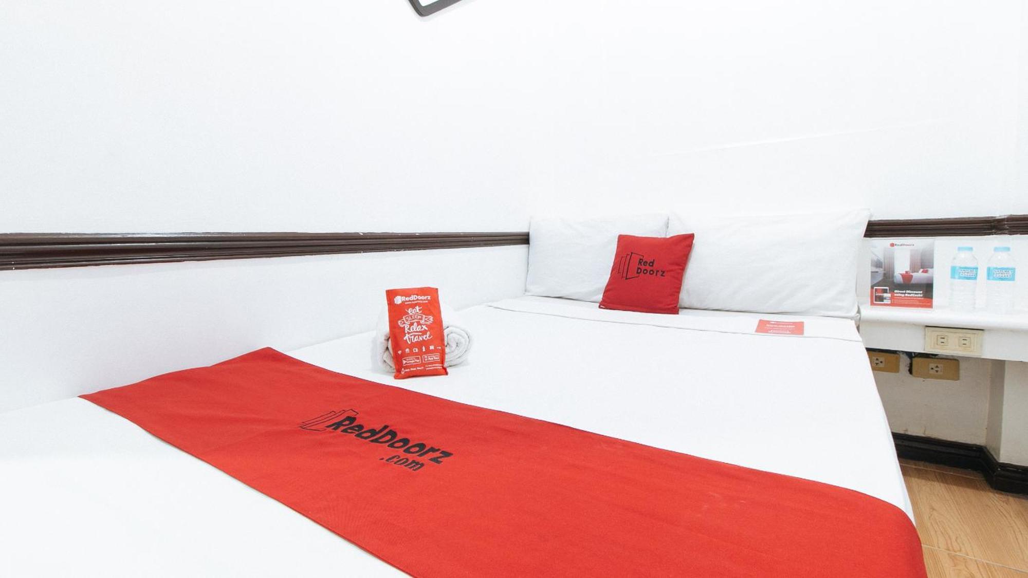 Reddoorz At Plus Villa Gloria Taguig Eksteriør billede