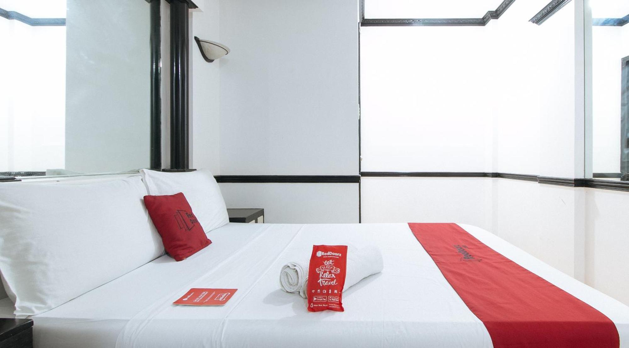 Reddoorz At Plus Villa Gloria Taguig Eksteriør billede