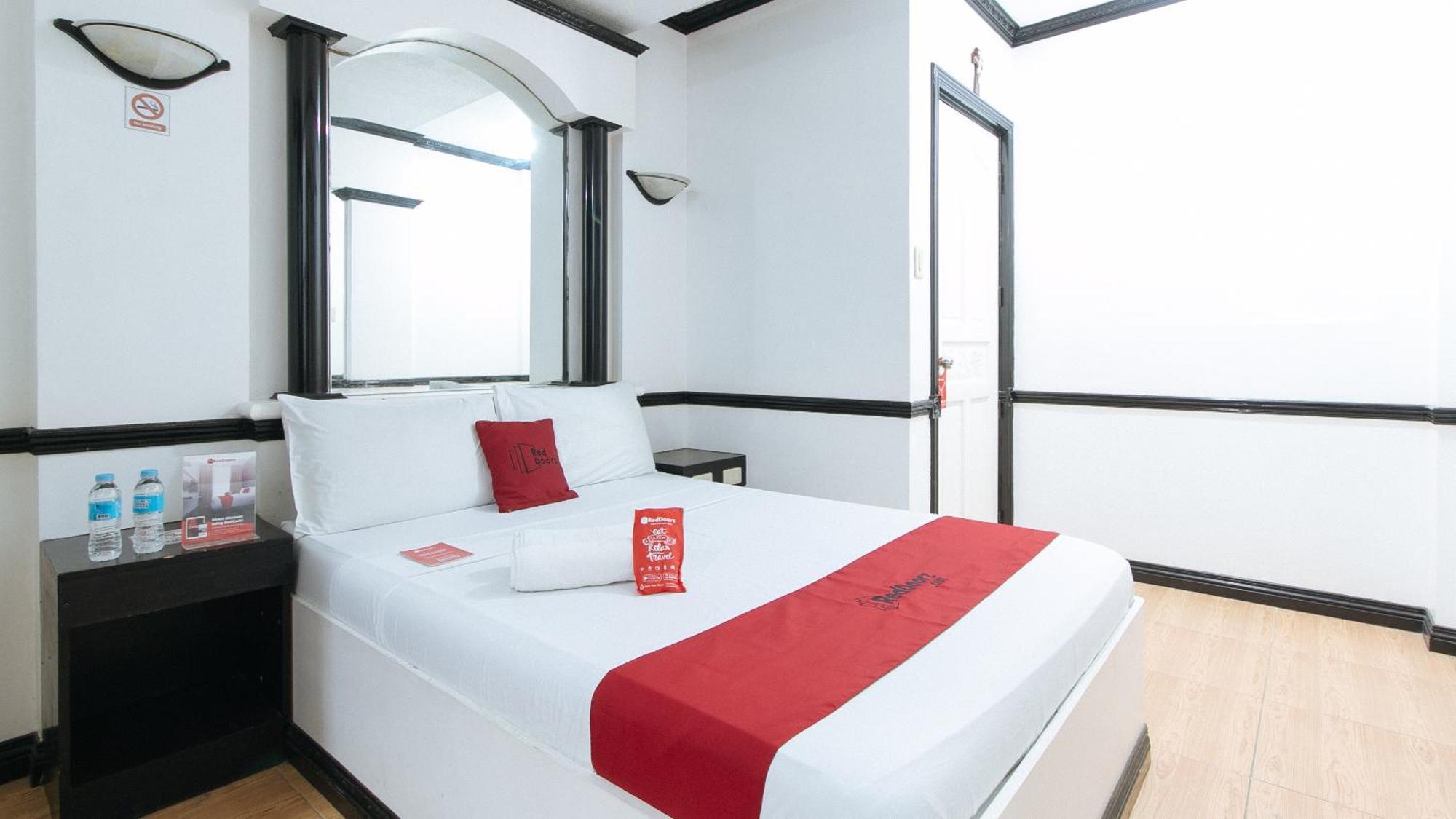 Reddoorz At Plus Villa Gloria Taguig Eksteriør billede