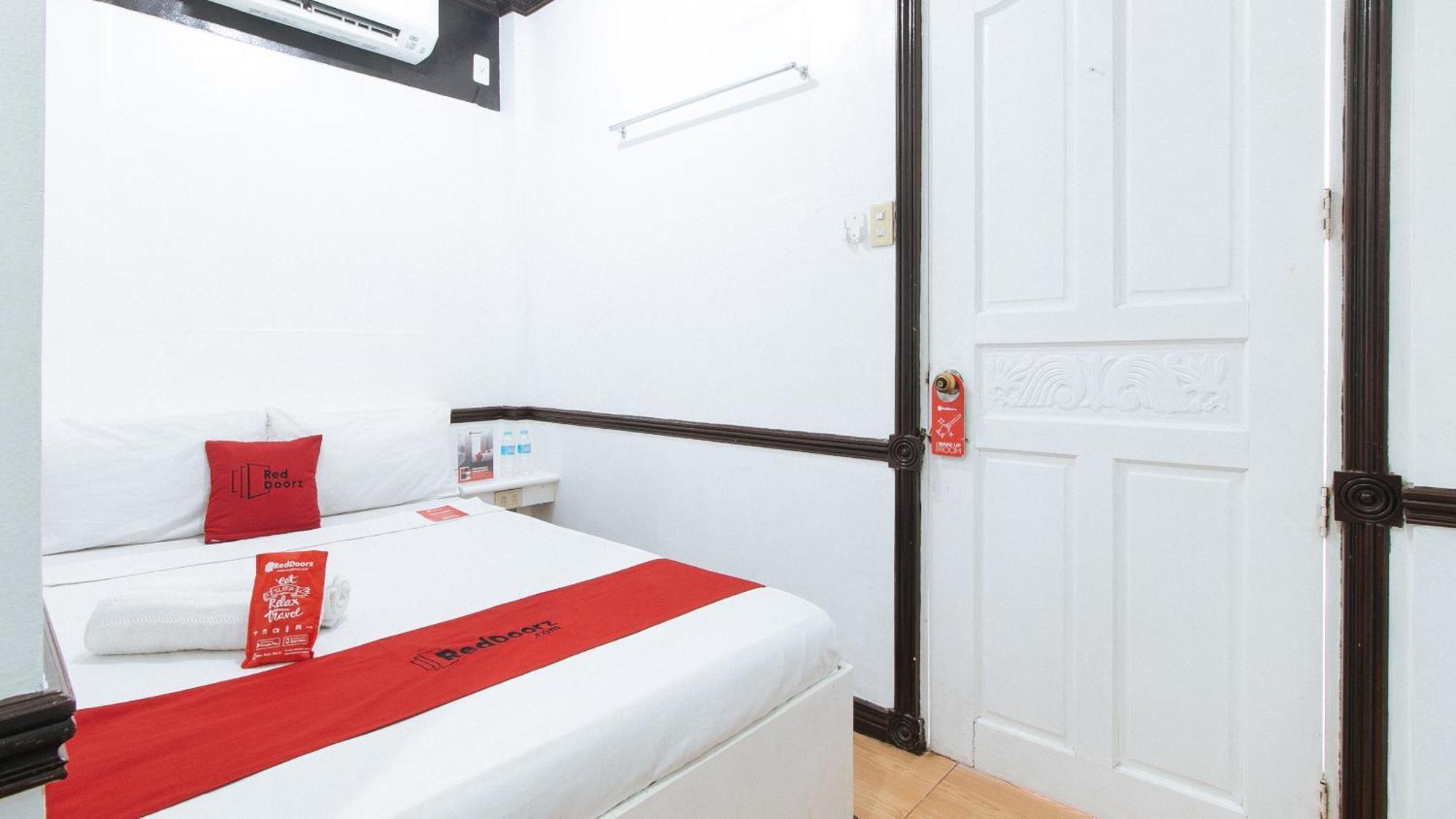 Reddoorz At Plus Villa Gloria Taguig Eksteriør billede